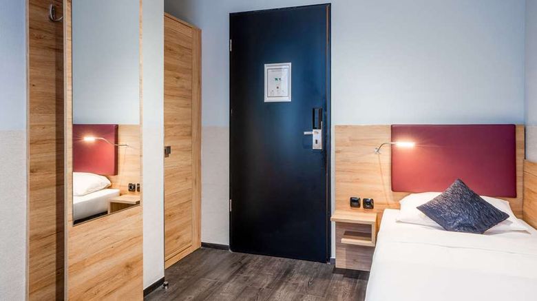 <b>Comfort Hotel Frankfurt City Centre Room</b>. Images powered by <a href="https://iceportal.shijigroup.com/" title="IcePortal" target="_blank">IcePortal</a>.