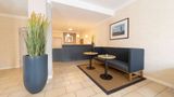 Comfort Hotel tom Kyle Lobby