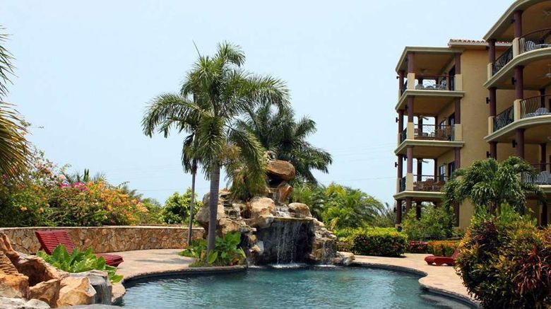 <b>Clarion Suites Roatan at Pineapple Villa Pool</b>. Images powered by <a href="https://iceportal.shijigroup.com/" title="IcePortal" target="_blank">IcePortal</a>.