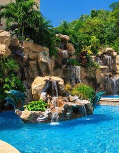 Clarion Suites Roatan at Pineapple Villa