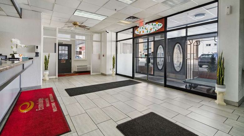 <b>Econo Lodge Inn & Suite Waterloo Lobby</b>. Images powered by <a href="https://iceportal.shijigroup.com/" title="IcePortal" target="_blank">IcePortal</a>.