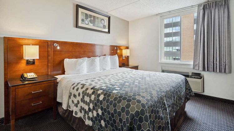 Econo Lodge Inn & Suite Waterloo Room