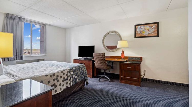 Econo Lodge Inn & Suite Waterloo Room