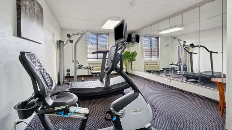 Econo Lodge Inn & Suite Waterloo Health