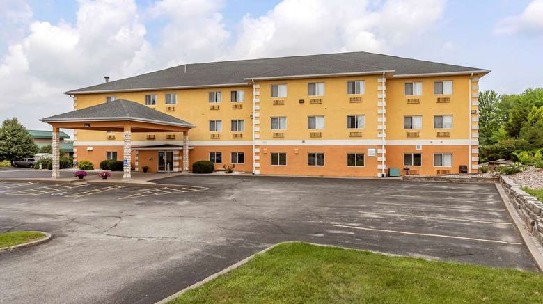 <b>Comfort Inn Exterior</b>. Images powered by <a href="https://iceportal.shijigroup.com/" title="IcePortal" target="_blank">IcePortal</a>.