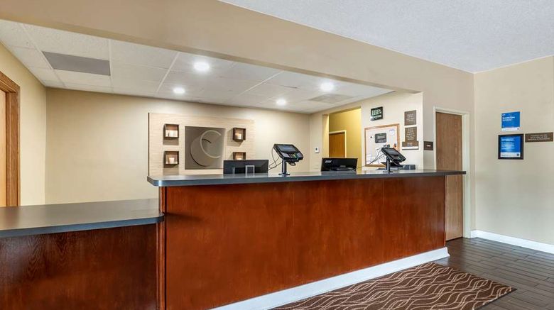 <b>Comfort Inn Muscatine Lobby</b>. Images powered by <a href="https://iceportal.shijigroup.com/" title="IcePortal" target="_blank">IcePortal</a>.