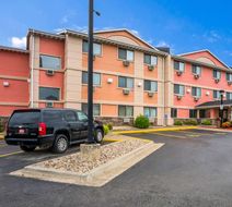 Quality Inn South Exterior
