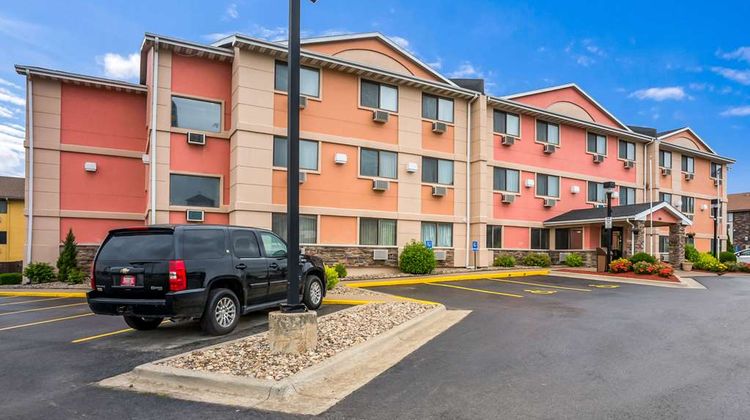 Quality Inn South Exterior