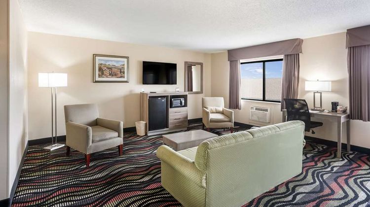 Quality Inn South Suite