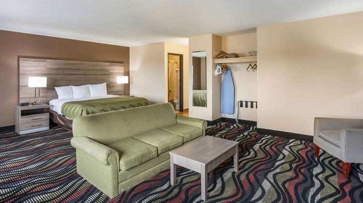 Quality Inn South Suite