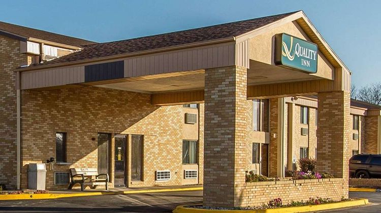 Quality Inn Exterior