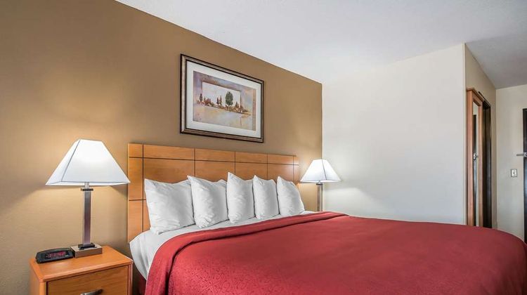 Quality Inn Coraville Room