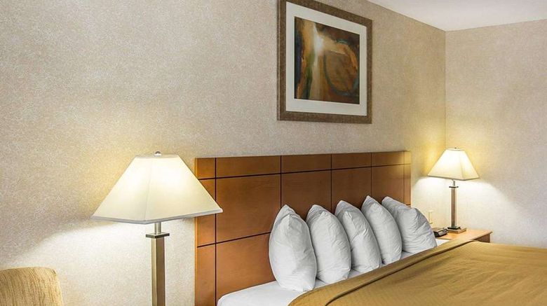 <b>Quality Inn at Collins Road Room</b>. Images powered by <a href="https://iceportal.shijigroup.com/" title="IcePortal" target="_blank">IcePortal</a>.