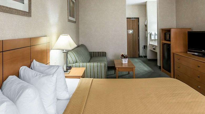 <b>Quality Inn at Collins Road Suite</b>. Images powered by <a href="https://iceportal.shijigroup.com/" title="IcePortal" target="_blank">IcePortal</a>.
