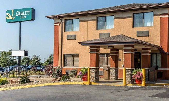 Quality Inn at Collins Road Exterior