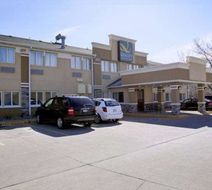 Quality Inn & Suites Exterior