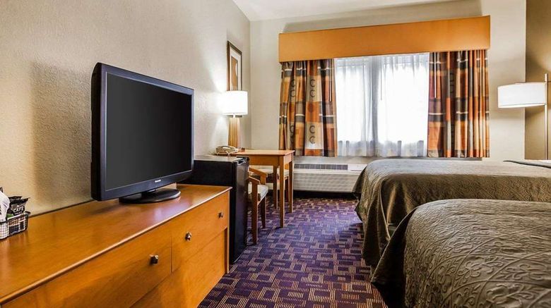 <b>Quality Inn & Suites Room</b>. Images powered by <a href="https://iceportal.shijigroup.com/" title="IcePortal" target="_blank">IcePortal</a>.