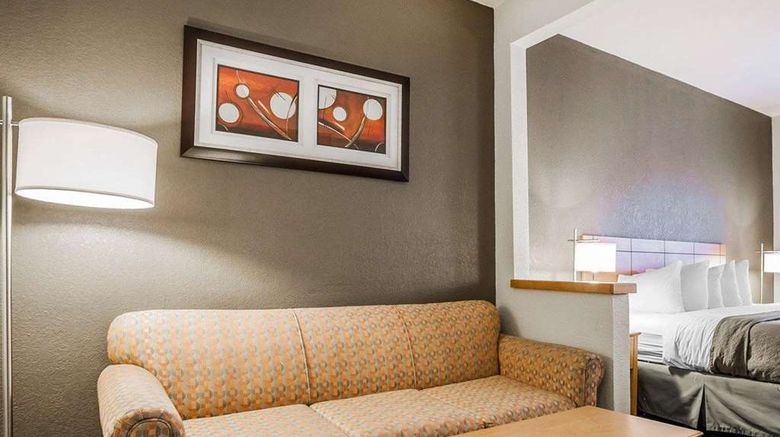 <b>Quality Inn & Suites Suite</b>. Images powered by <a href="https://iceportal.shijigroup.com/" title="IcePortal" target="_blank">IcePortal</a>.