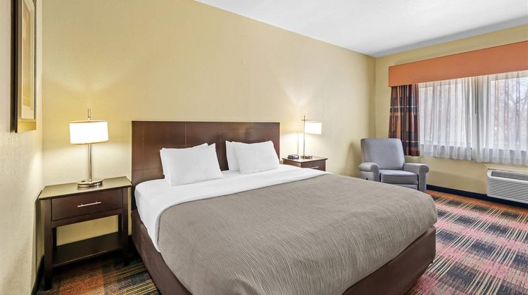 Quality Inn & Suites Room