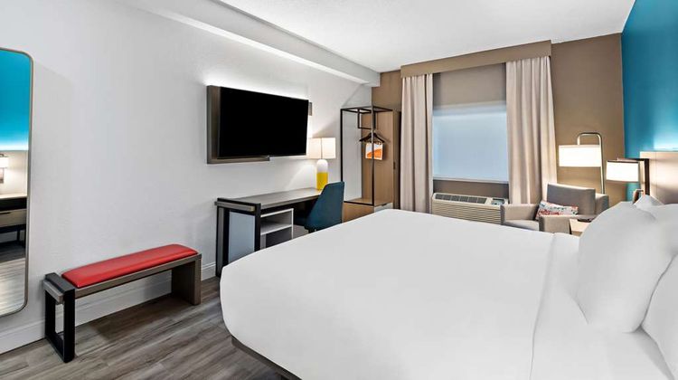 Comfort Inn & Suites Room