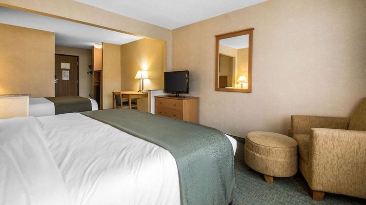 Quality Inn Dubuque Room