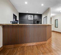 Quality Inn Dubuque Lobby