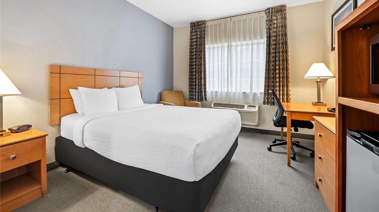 Quality Inn Dubuque Room