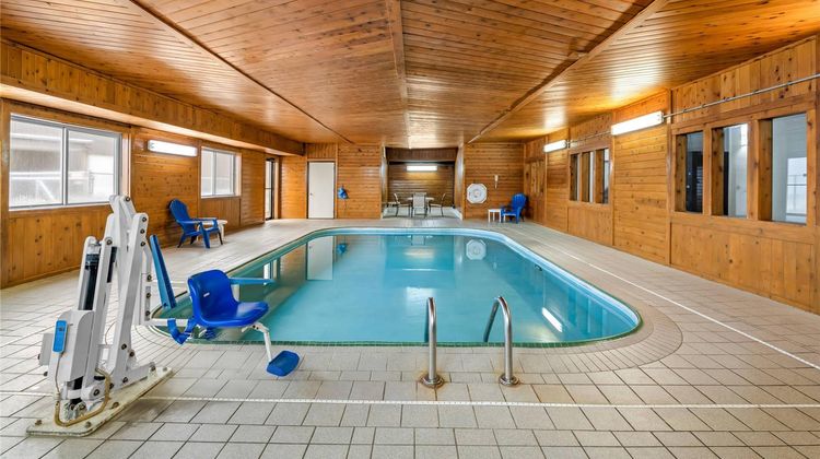 Quality Inn Dubuque Pool