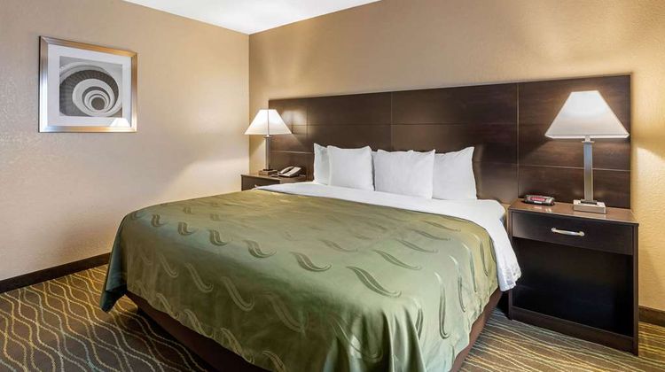 Quality Inn & Suites Suite