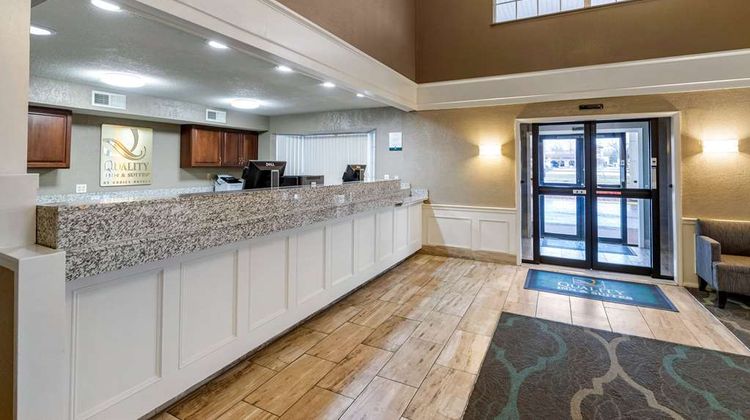 Quality Inn & Suites Lobby