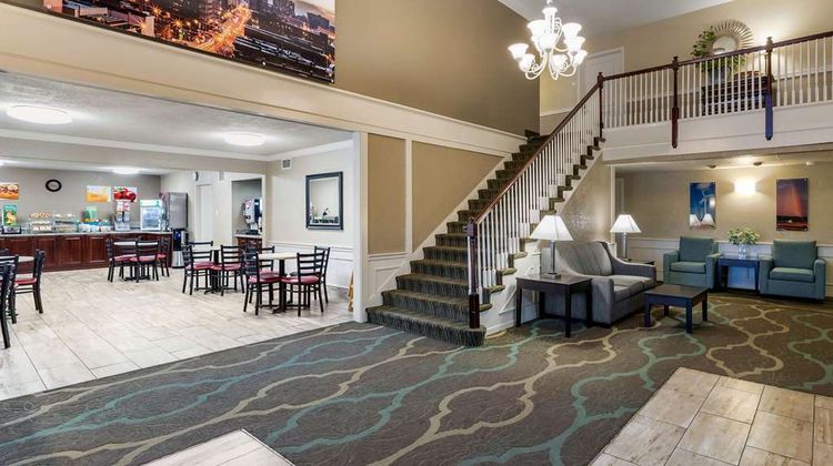 Quality Inn & Suites Lobby