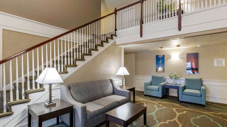 Quality Inn & Suites Lobby