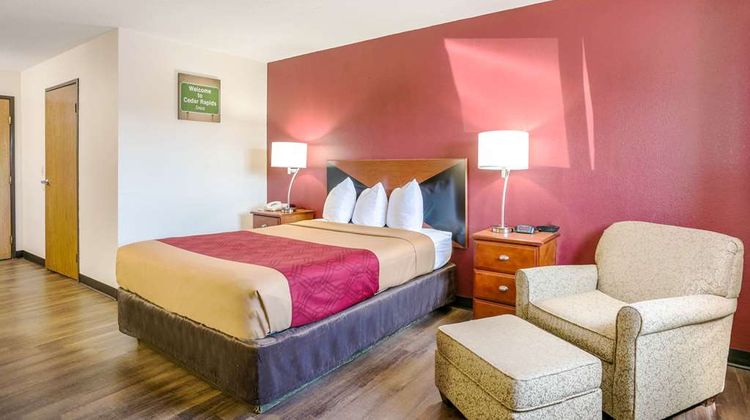 Econo Lodge Cedar Rapids South Room