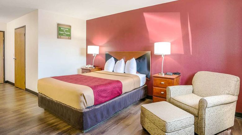<b>Econo Lodge Cedar Rapids South Room</b>. Images powered by <a href="https://iceportal.shijigroup.com/" title="IcePortal" target="_blank">IcePortal</a>.