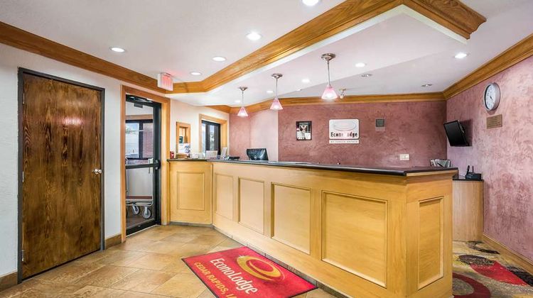 Econo Lodge Cedar Rapids South Lobby