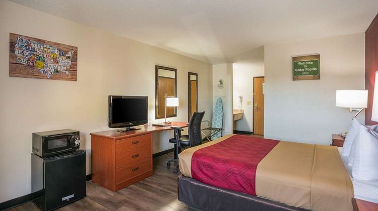 Econo Lodge Cedar Rapids South Room