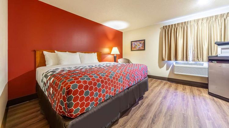 Econo Lodge Room