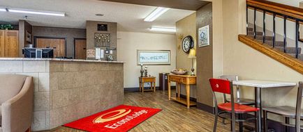 Econo Lodge Lobby