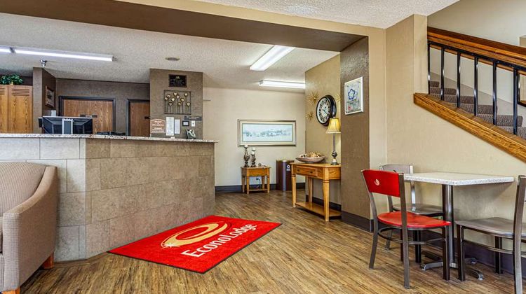 Econo Lodge Lobby