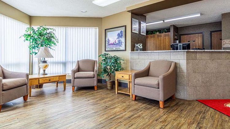 Econo Lodge Lobby