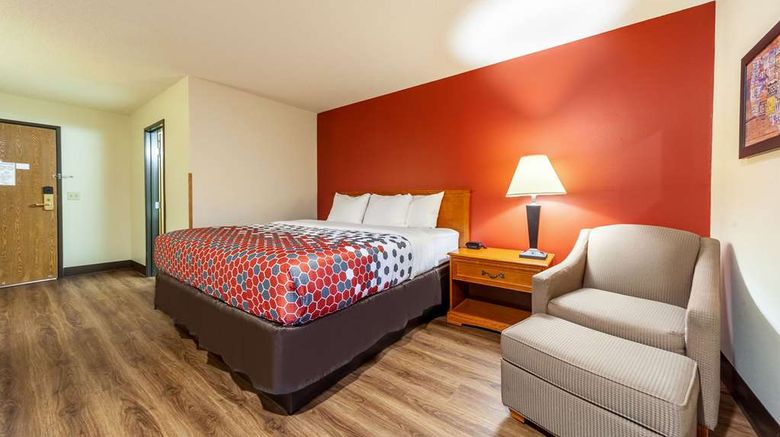 <b>Econo Lodge Room</b>. Images powered by <a href="https://iceportal.shijigroup.com/" title="IcePortal" target="_blank">IcePortal</a>.