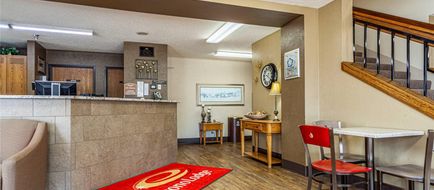 Econo Lodge Lobby