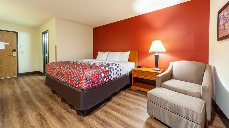Econo Lodge Room