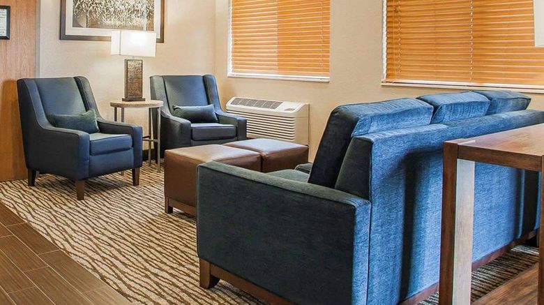 <b>Comfort Inn Lobby</b>. Images powered by <a href="https://iceportal.shijigroup.com/" title="IcePortal" target="_blank">IcePortal</a>.