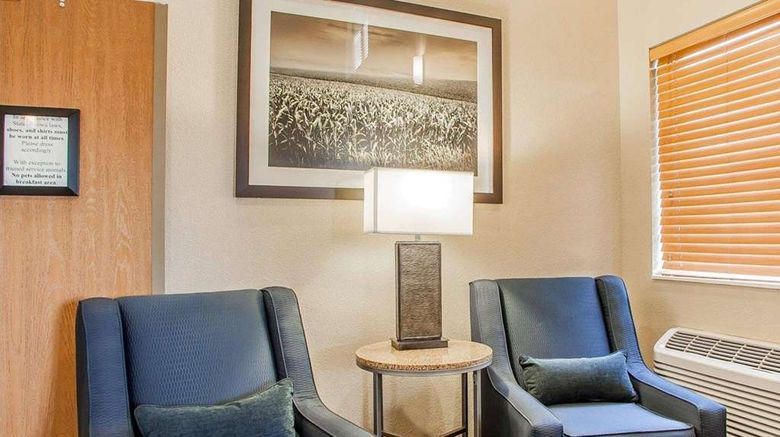 <b>Comfort Inn Lobby</b>. Images powered by <a href="https://iceportal.shijigroup.com/" title="IcePortal" target="_blank">IcePortal</a>.
