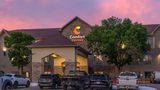 <b>Comfort Suites Council Bluffs Exterior</b>. Images powered by <a href="https://iceportal.shijigroup.com/" title="IcePortal" target="_blank">IcePortal</a>.