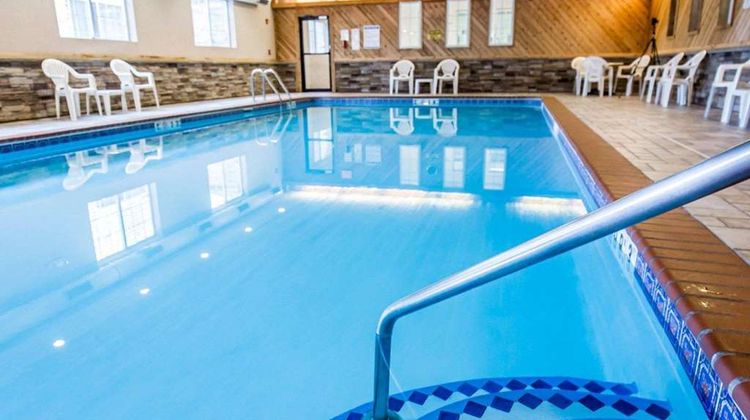 Comfort Inn & Suites Riverview Pool