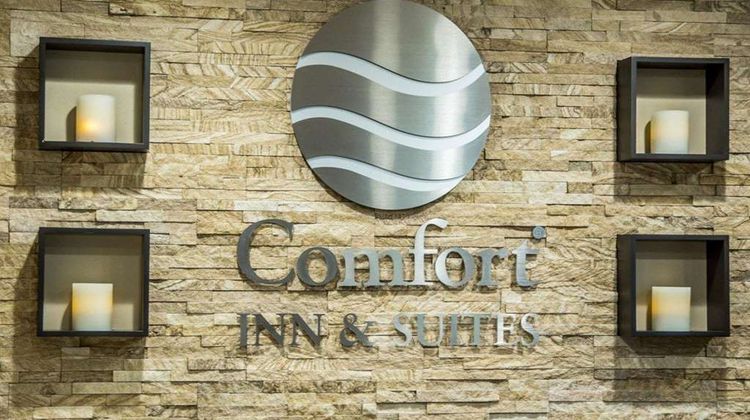Comfort Inn & Suites Riverview Lobby