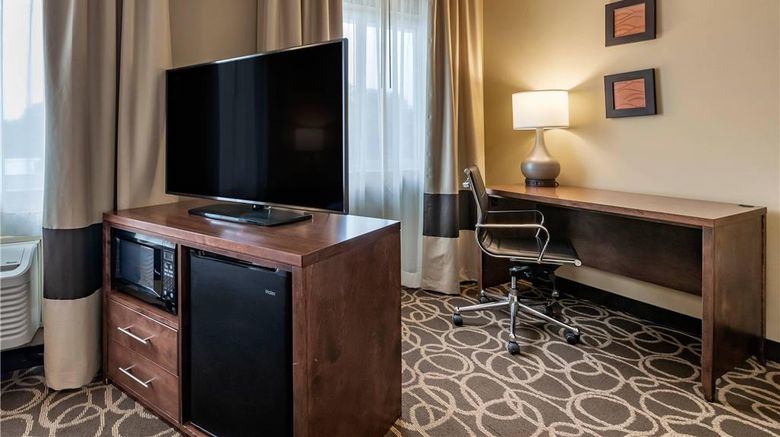 <b>Comfort Inn Suite</b>. Images powered by <a href="https://iceportal.shijigroup.com/" title="IcePortal" target="_blank">IcePortal</a>.