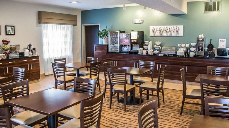 <b>Sleep Inn & Suites Restaurant</b>. Images powered by <a href="https://iceportal.shijigroup.com/" title="IcePortal" target="_blank">IcePortal</a>.